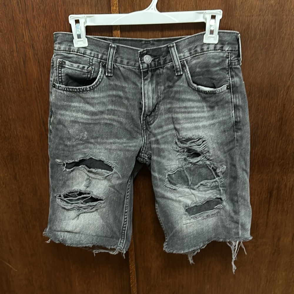 Mens Levi’s Black jeans shorts distressed size W30